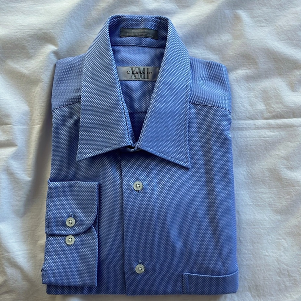 NWT Men’s XMI Classic LS Blue textured dress shirt. 
18 L